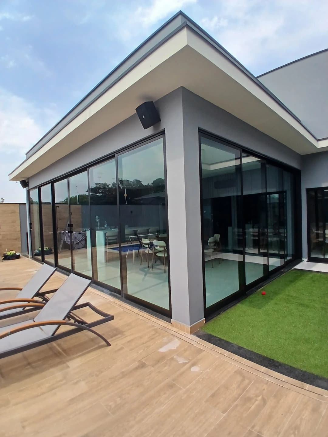 Película transparente protegendo vista panorâmica