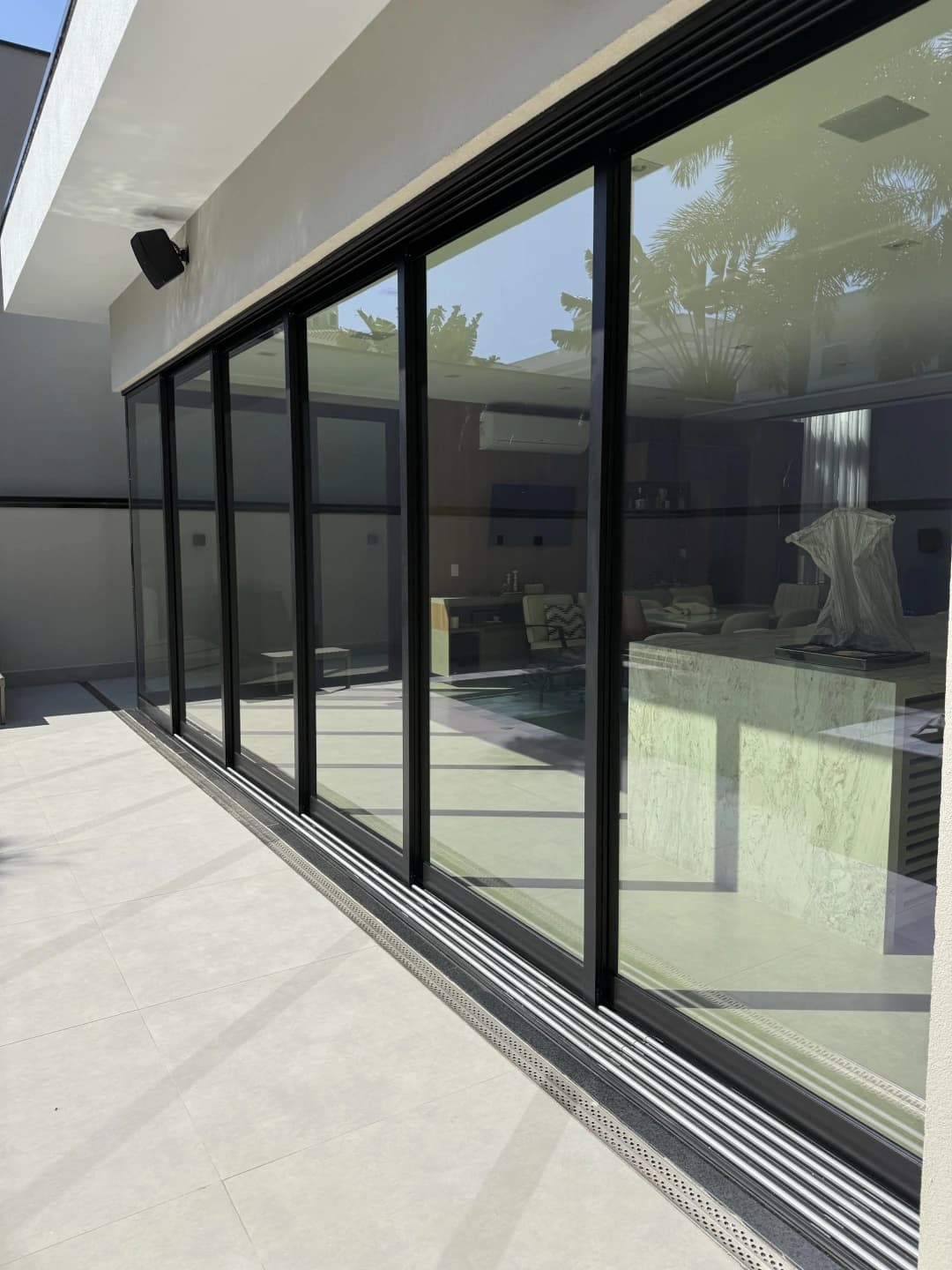 Aplicação transparente mantendo a luz natural